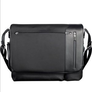 TUMI Arrivé Collection – Galeao Messenger Bag